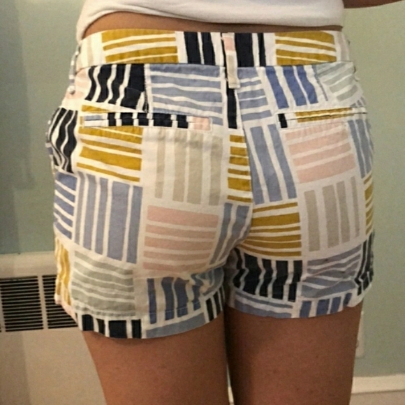 Old Navy Colorful Block Pattern Shorts Flat Front Chino Women's 6 Geometric EUC - Picture 3 of 8